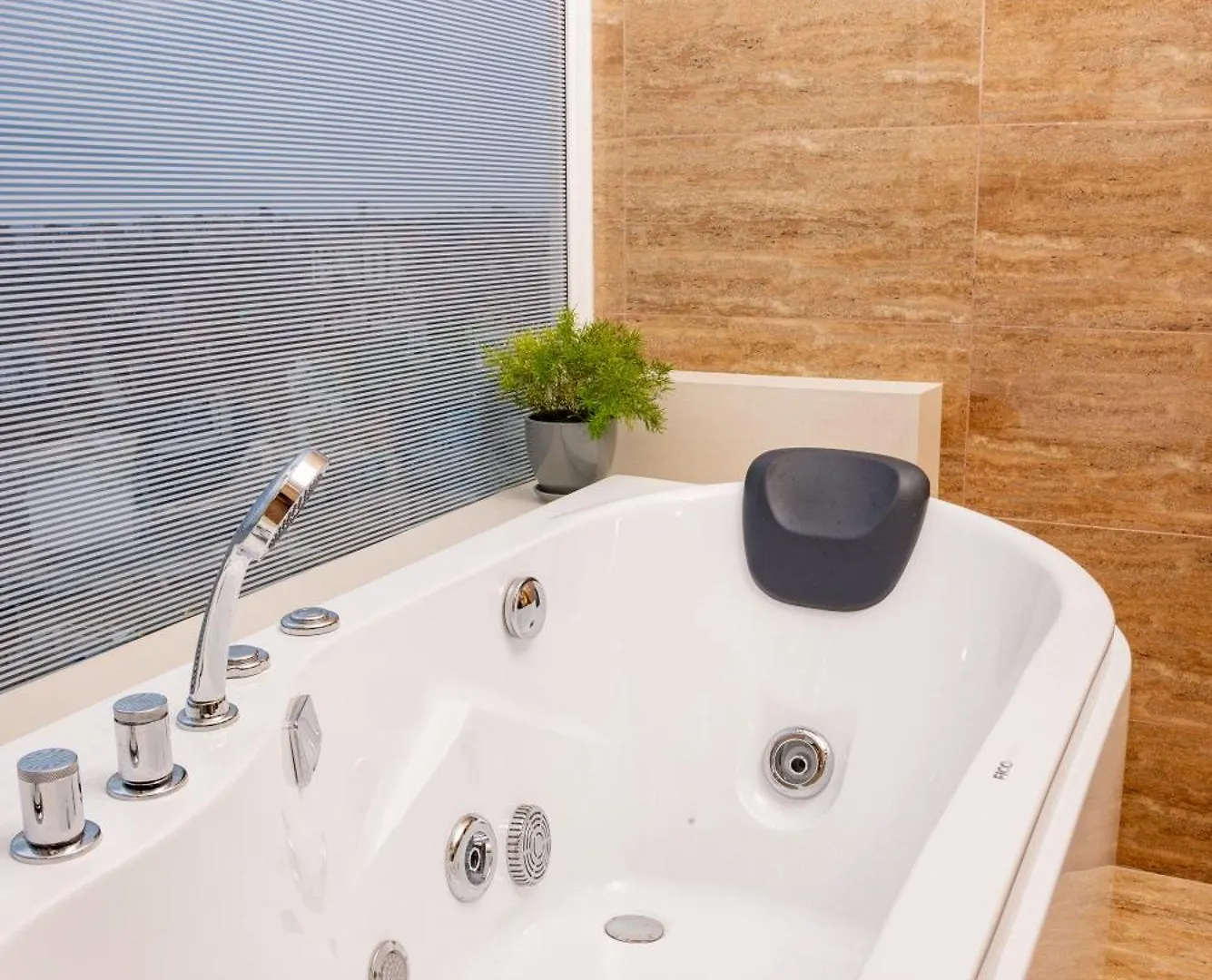 Mhendo Hotel & Studio Suites Kathmandu 4*,  Nepal